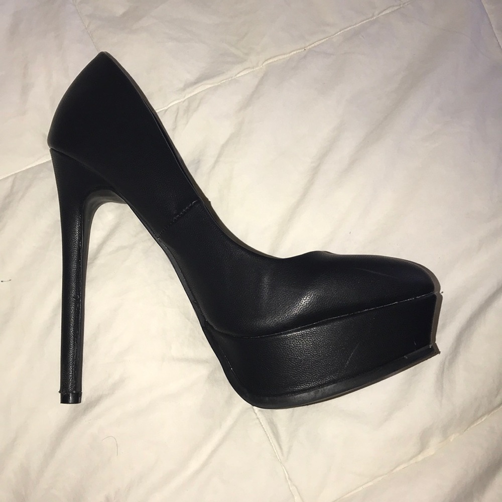 Black pumps - Picture 4 of 7